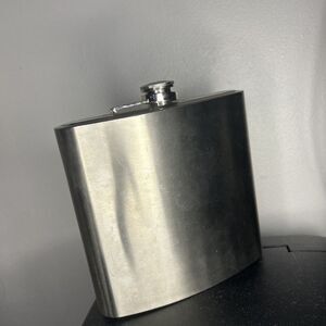 Classic‎ Stainless Steel Hip Flask Curved Design 6oz Portable Liquor Container